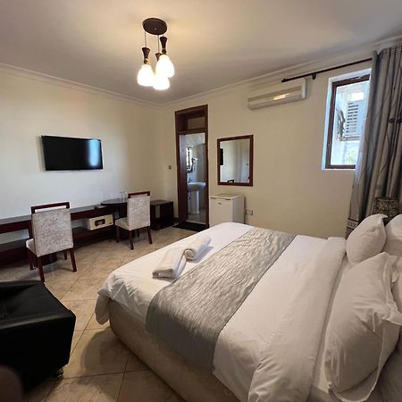 Nejobugg Palace Hotel Nkoanrua Екстер'єр фото