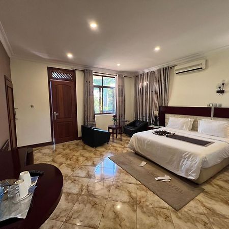 Nejobugg Palace Hotel Nkoanrua Екстер'єр фото