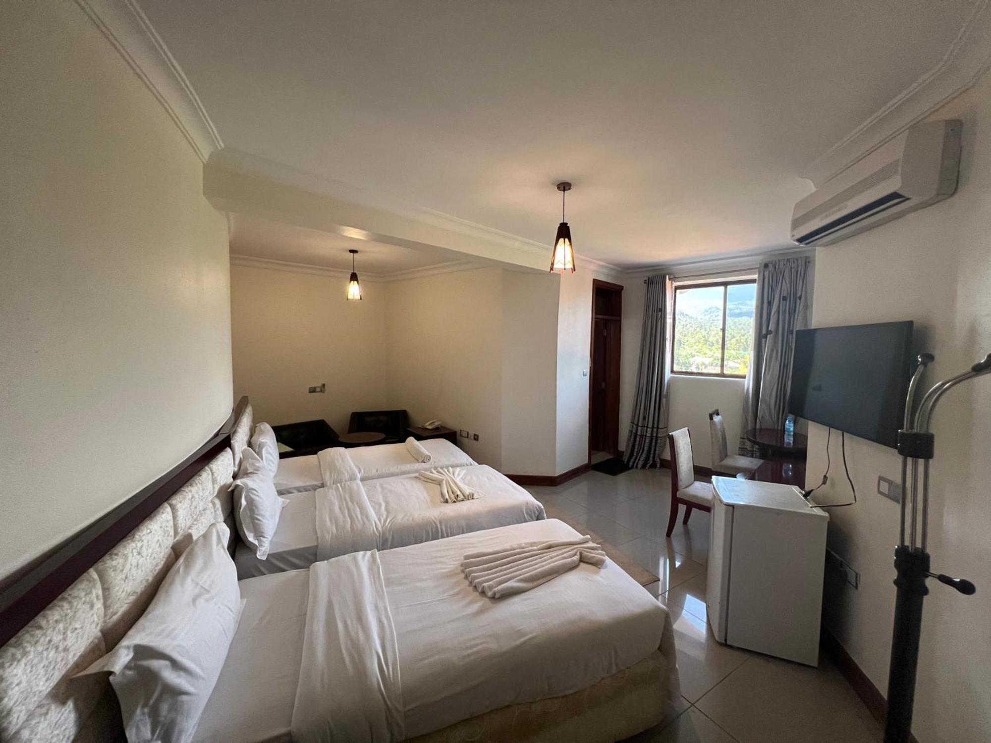 Nejobugg Palace Hotel Nkoanrua Екстер'єр фото