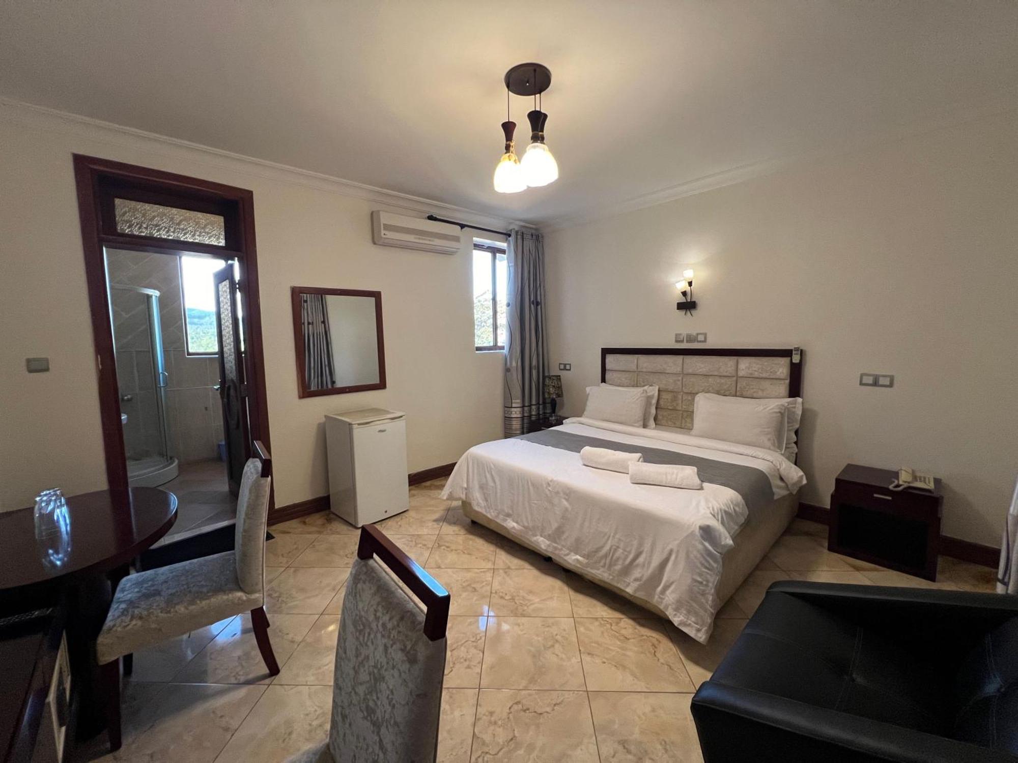 Nejobugg Palace Hotel Nkoanrua Екстер'єр фото