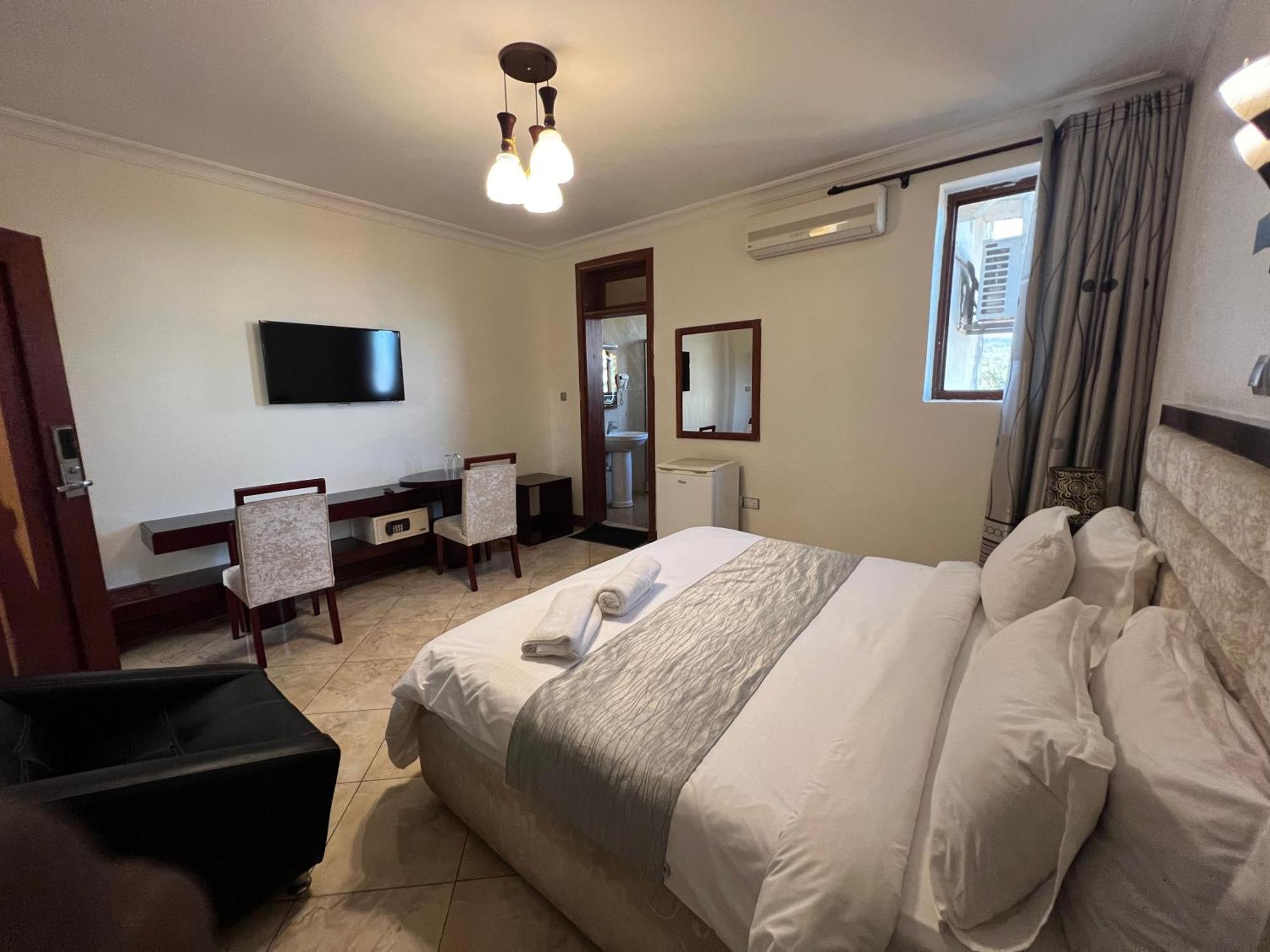 Nejobugg Palace Hotel Nkoanrua Екстер'єр фото