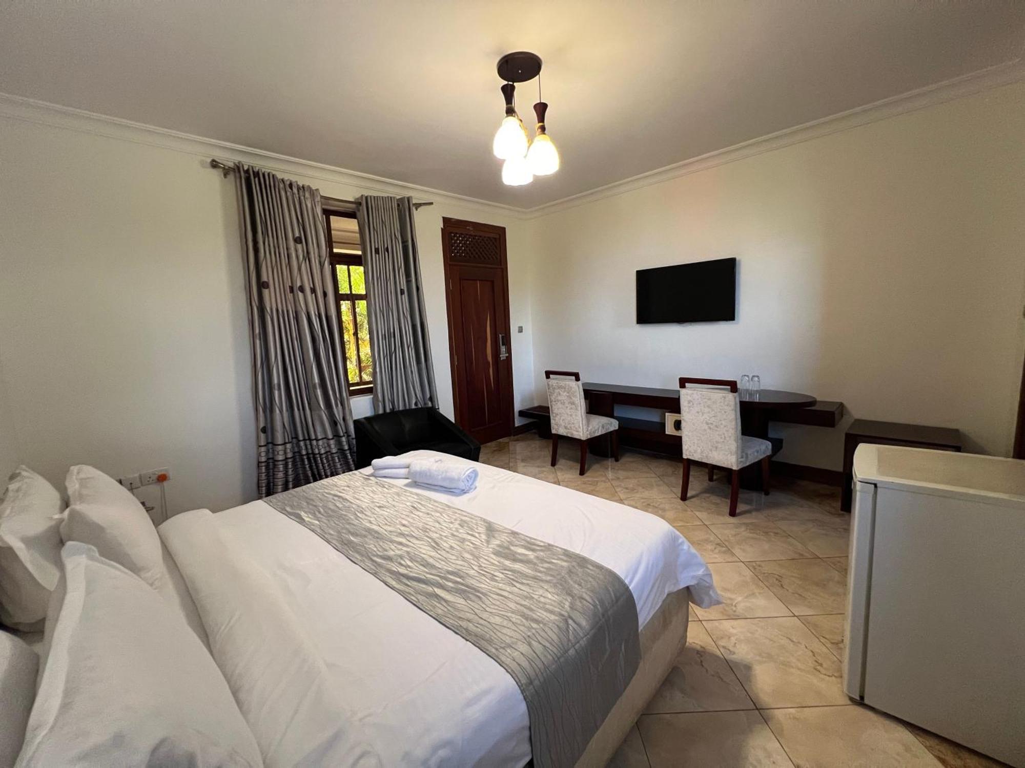 Nejobugg Palace Hotel Nkoanrua Екстер'єр фото