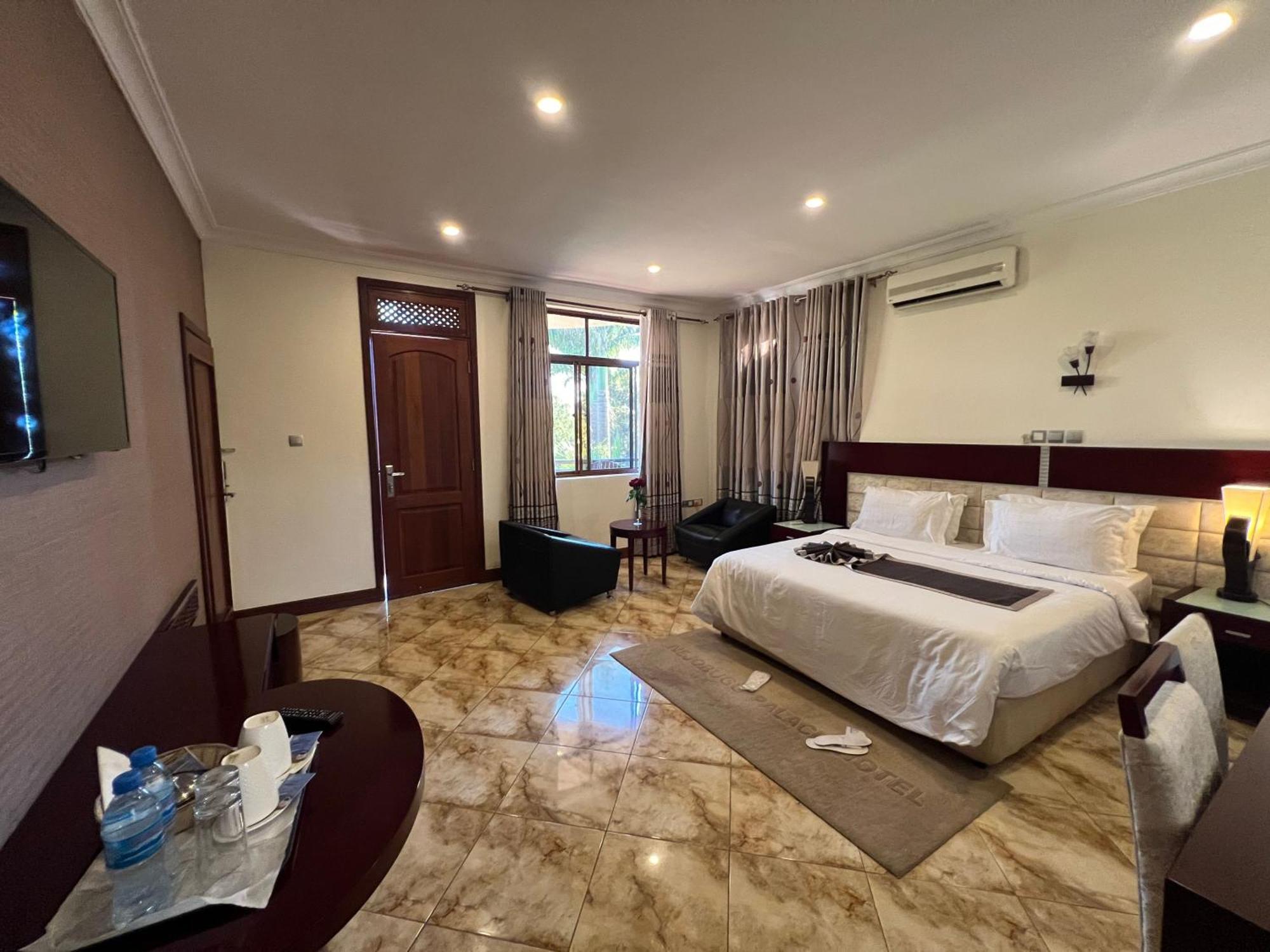 Nejobugg Palace Hotel Nkoanrua Екстер'єр фото