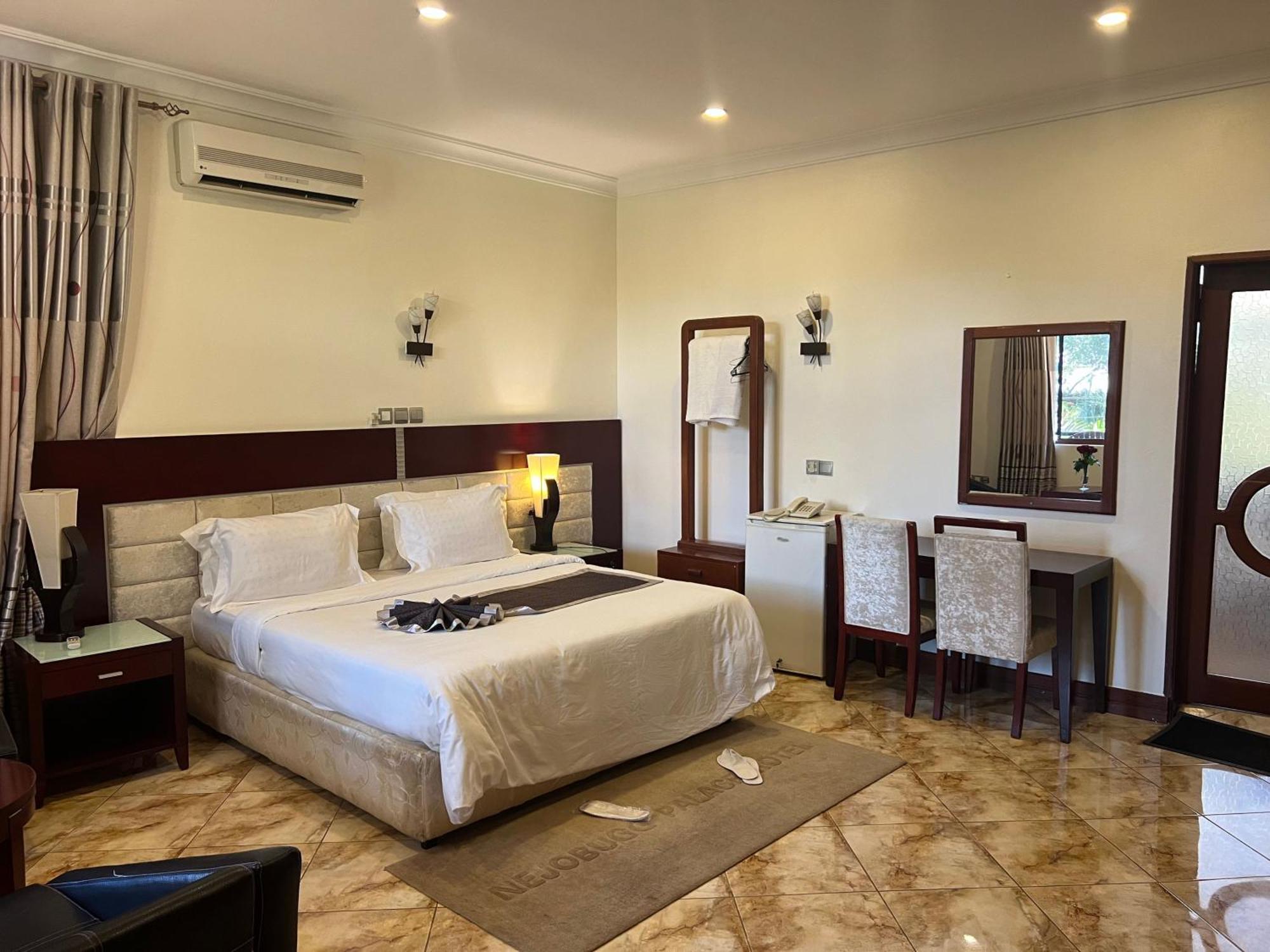 Nejobugg Palace Hotel Nkoanrua Екстер'єр фото