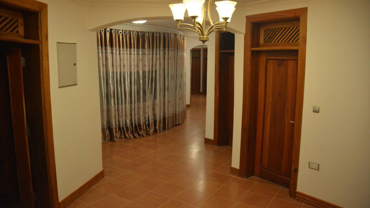 Nejobugg Palace Hotel Nkoanrua Екстер'єр фото