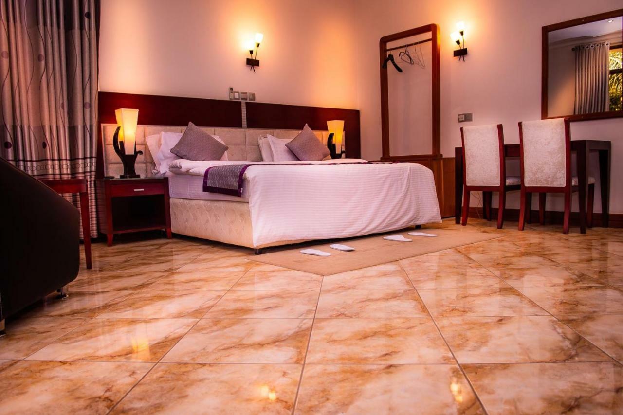 Nejobugg Palace Hotel Nkoanrua Екстер'єр фото