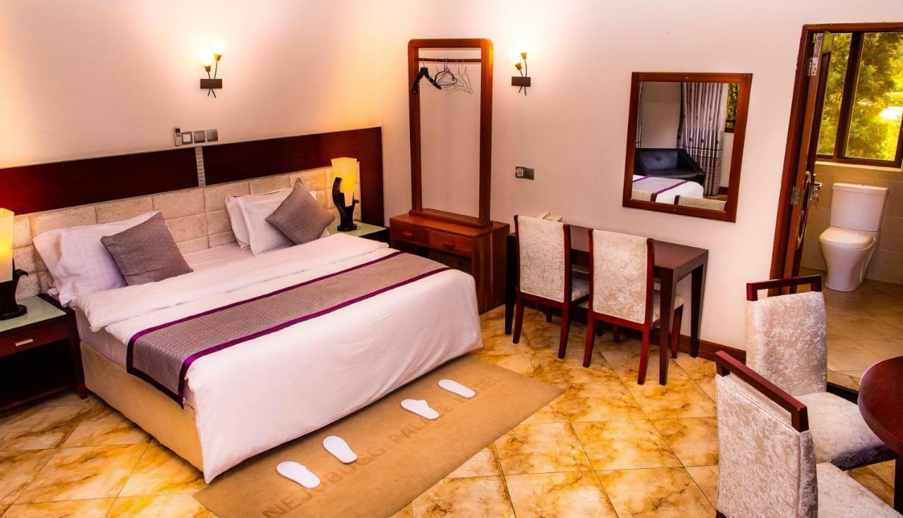 Nejobugg Palace Hotel Nkoanrua Екстер'єр фото