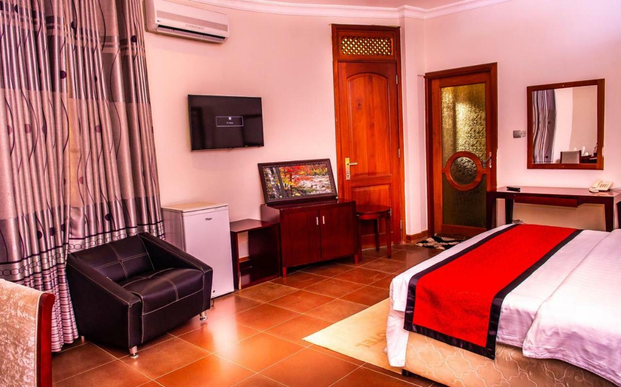 Nejobugg Palace Hotel Nkoanrua Екстер'єр фото